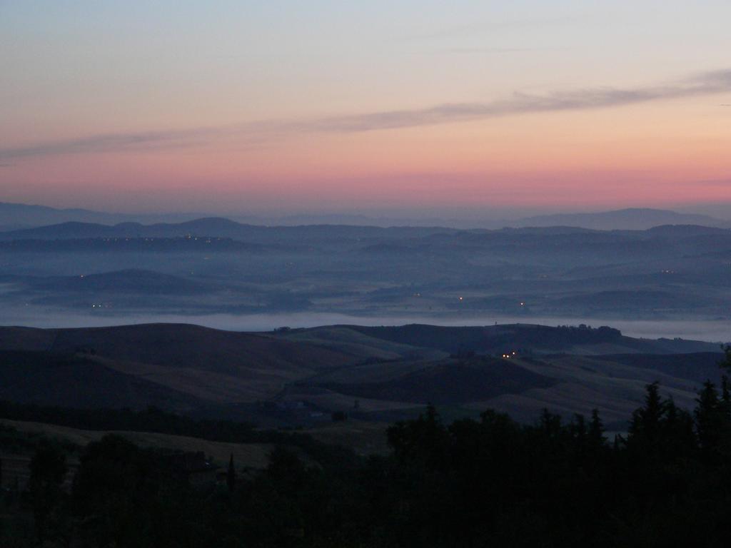 Le Rogheta Villa Campiglia d'Orcia Luaran gambar